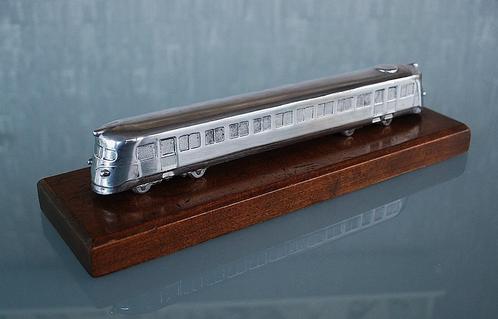 Trein Tram Vintage Hoogglans Gepolijst Aluminium, Antiek en Kunst, Curiosa en Brocante, Ophalen of Verzenden
