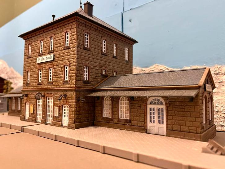 Verweerd Modelspoor Station - Gedetailleerd Diorama, Hobby en Vrije tijd, Modeltreinen | H0, Gebruikt, Brug, Tunnel of Gebouw