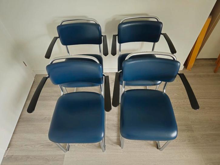 4x Gispen 201 buisframe stoelen (vraagprijs is per stoel), Huis en Inrichting, Stoelen, Zo goed als nieuw, Vier, Leer, Blauw, Ophalen
