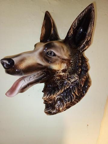 muurbeeld herdershond Jema Nr. 160 beschikbaar voor biedingen