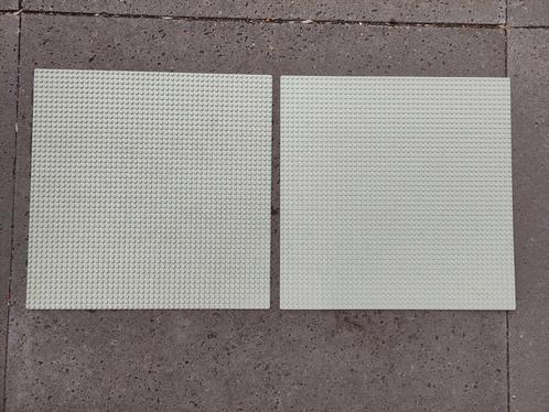 2 Lego bouwplaten grondplaten grijs 48x48, Kinderen en Baby's, Speelgoed | Duplo en Lego, Gebruikt, Ophalen of Verzenden