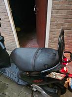 Mooie scooter hij rijden perfecht, Fietsen en Brommers, Ophalen, Zo goed als nieuw, Piaggio
