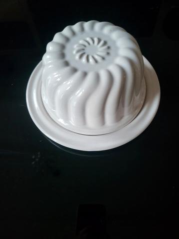 Handige (10delige) goedkope set servies met Puddingvorm! beschikbaar voor biedingen