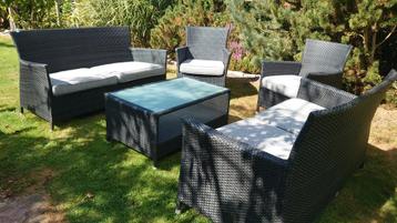 Mooie ruime 4 Seasons tuinset beschikbaar voor biedingen