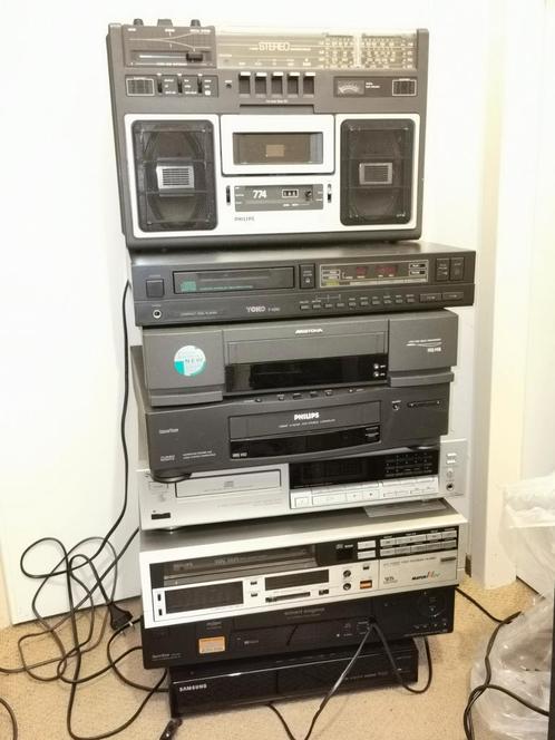 Aantal videorecorders en 2 cd spelers en een ontvanger., Audio, Tv en Foto, Videospelers, Gebruikt, VHS-speler of -recorder, Ophalen of Verzenden
