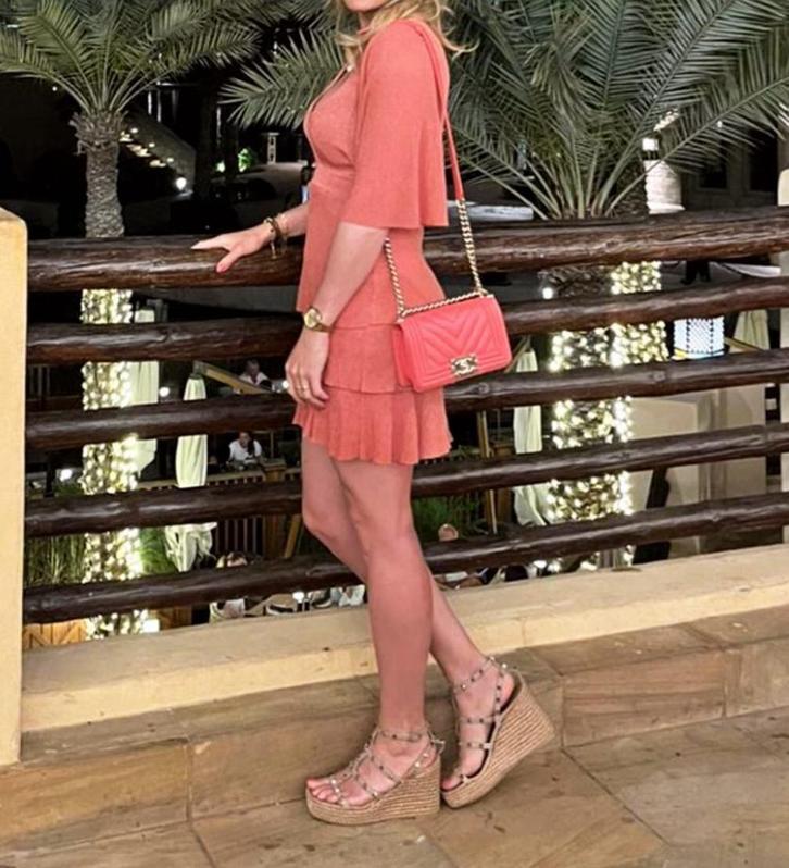 Kontatto roze jurk in one size met een v-hals., Kleding | Dames, Jurken, Zo goed als nieuw, Maat 38/40 (M), Roze, Boven de knie