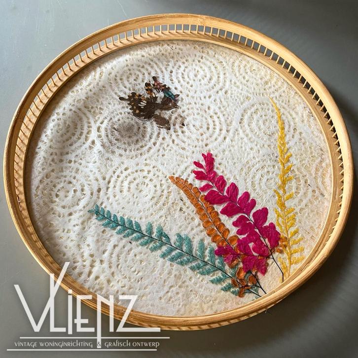 Vintage, retro rotan dienblad met kant en glas, Verzamelen, Retro, Huis en Inrichting, Ophalen of Verzenden