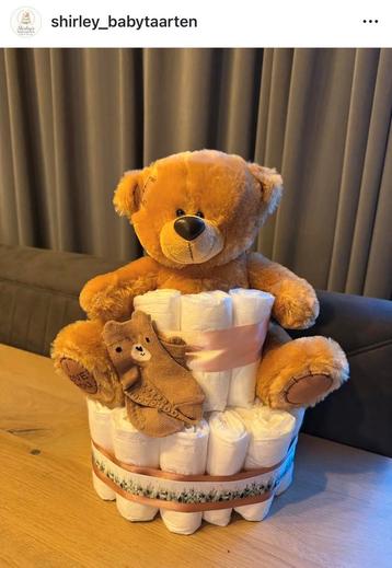 Babytaart met beer beschikbaar voor biedingen
