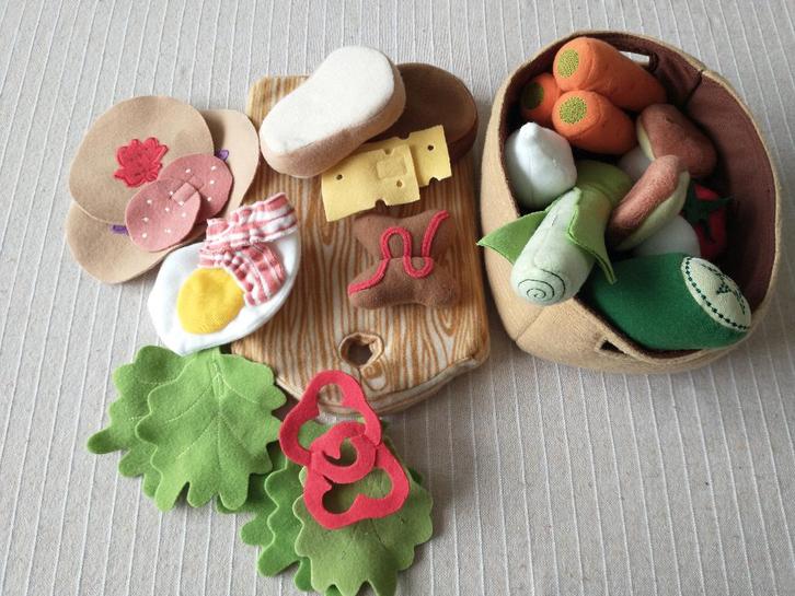 DUKTIG Groentemandje en Broodjes beleg (van stof), Kinderen en Baby's, Speelgoed | Speelkeukens, Zo goed als nieuw, Speelkeuken-accessoire