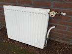 Radiator: 60x50 hoog, thermostaatknop, koppelingen, 30 tot 80 cm, Gebruikt, Radiator, Ophalen of Verzenden