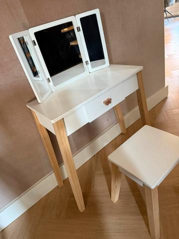 Byastrup kaptafel kind van hout met krukje - 5 december tip beschikbaar voor biedingen