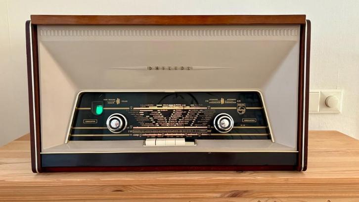 Gereviseerde Philips H4X73A, Antiek en Kunst, Antiek | Tv's en Audio, Ophalen