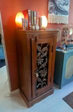 Houten Oosterse Kast met Smeedijzeren Bloemen Deur, Ophalen