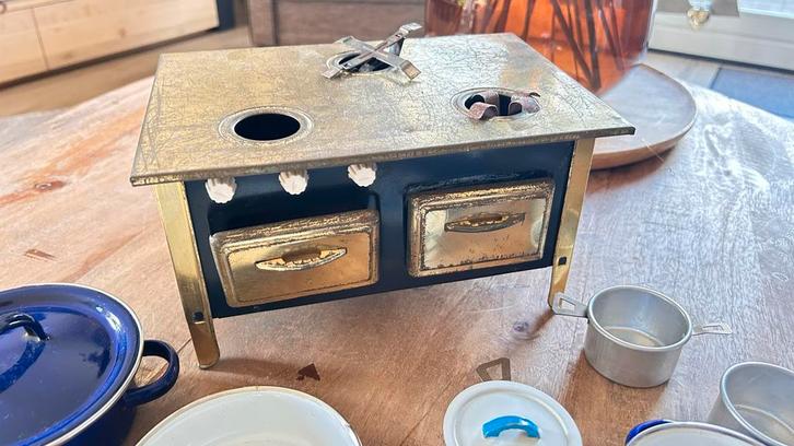 Antiek Speelgoed Oventje met Pannetjes, Antiek en Kunst, Antiek | Speelgoed, Ophalen of Verzenden