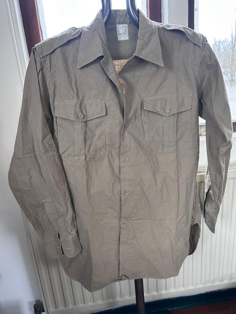 Nieuwe voorraad M1960 Frans gewapend linnen overhemd, Ophalen of Verzenden, Landmacht, Overige gebieden, Kleding of Schoenen