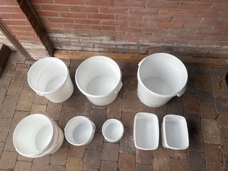 Diverse emmers met deksel - 2 tot 30 liter, Huis en Inrichting, Emmers, Gebruikt, Kunststof, Met deksel, Ophalen of Verzenden