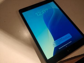 ZEER NETTE IPAD 7TH GEN 32GB beschikbaar voor biedingen