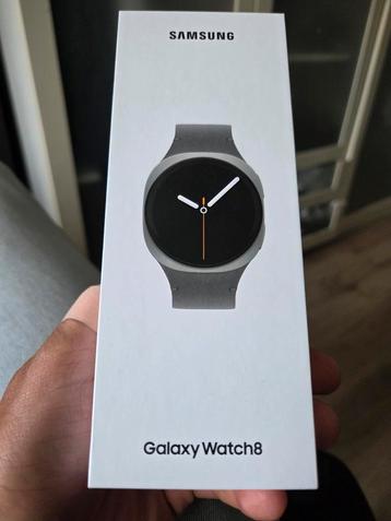 Samsung Galaxy watch 8 gesealed beschikbaar voor biedingen