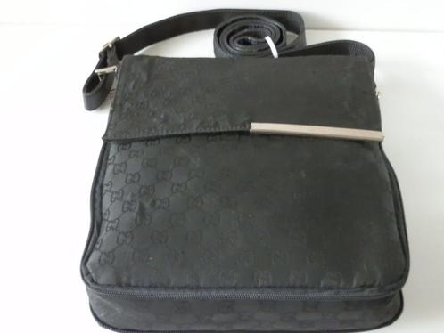 Gucci schoudertas. Unisex,, Sieraden, Tassen en Uiterlijk, Tassen | Schoudertassen, Gebruikt, Overige merken, Zwart, Ophalen of Verzenden