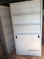 metalen kast m 3 openslaande kleppen en schuifdeurtjes, Ophalen, 25 tot 50 cm