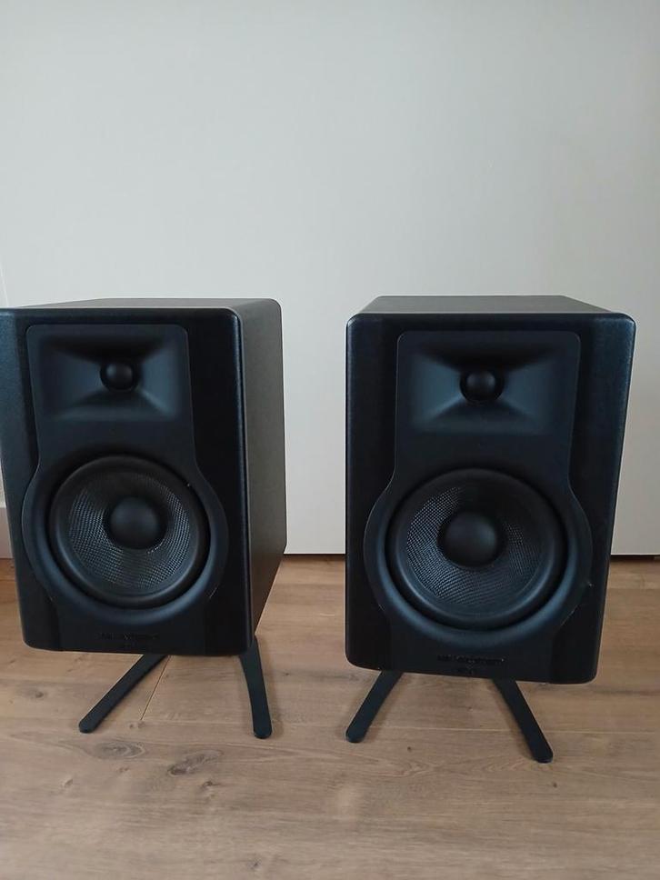 M-Audio BX5 D3 Studio speakers Monitors met Stands, Audio, Tv en Foto, Luidsprekers, Zo goed als nieuw, Front, Rear of Stereo speakers