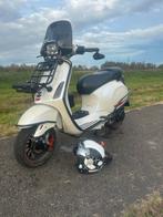 Vespa Sprint Full Option - Nieuwstaat!, Fietsen en Brommers, Brommeronderdelen | Scooters, Ophalen, Zo goed als nieuw, Overige typen