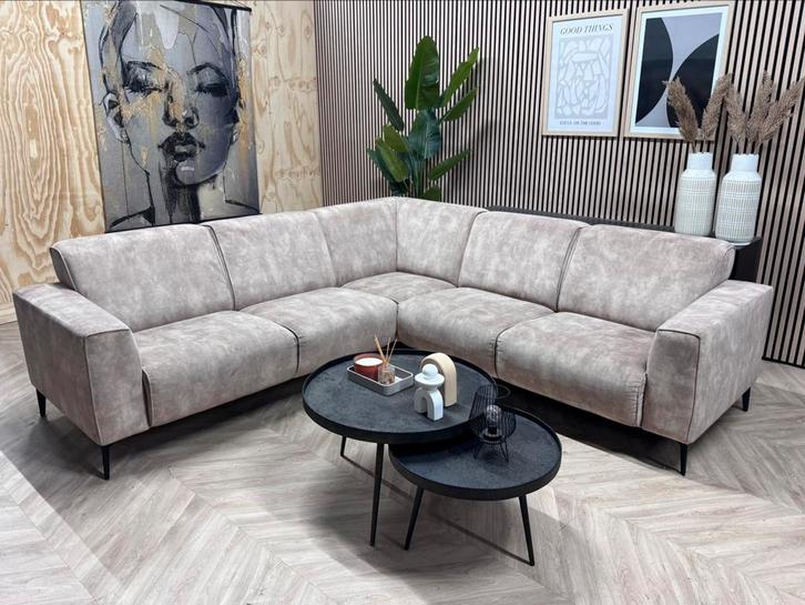 ZGAN Velvet Velours Hoekbank - Beige - 251 x 251, Huis en Inrichting, Banken | Bankstellen, Zo goed als nieuw, Hoekbank, Vierpersoons of meer