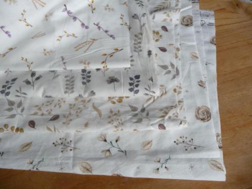 Stofrestant bloemenprint, Hobby en Vrije tijd, Stoffen en Lappen, Nieuw, Katoen, 120 cm of meer, 30 tot 200 cm, Verzenden