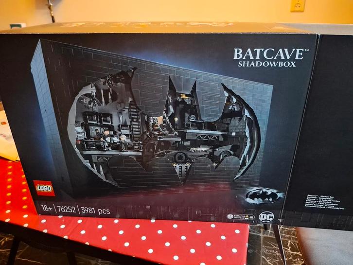 Lego 76252 Batcave Shadowbox, Kinderen en Baby's, Speelgoed | Duplo en Lego, Zo goed als nieuw, Ophalen of Verzenden