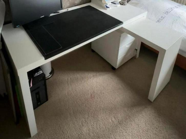 Ikea Malm bureau met zijkant - zeer goede staat!, Huis en Inrichting, Bureaus, Zo goed als nieuw, Ophalen