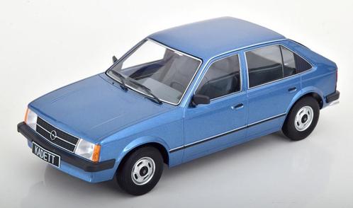 Triple9 1:18 Opel Kadett D 5 deurs, blauw metallic met blauw, Hobby en Vrije tijd, Modelauto's | 1:18, Nieuw, Auto, Overige merken