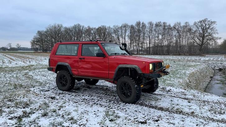 Jeep cherokee XJ 2 deurs, Auto's, Jeep, Particulier, Cherokee, Benzine, Stationwagon, Automaat, Geïmporteerd, Rood, Ophalen