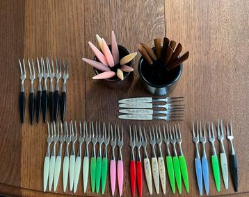53 Retro/vintage cocktailvorkjes/feestvorkjes div. kleuren beschikbaar voor biedingen