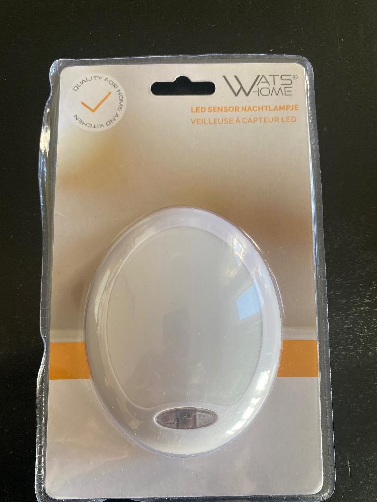 Nieuwe nachtlamp met sensor merk Wattshome, Ophalen of Verzenden, Nieuw, Kunststof, Minder dan 50 cm