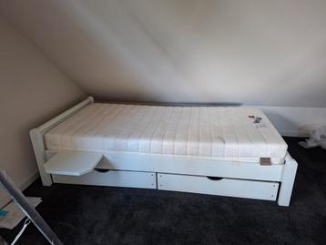 Wit 1-persoonsbed 90x200 met lades beschikbaar voor biedingen