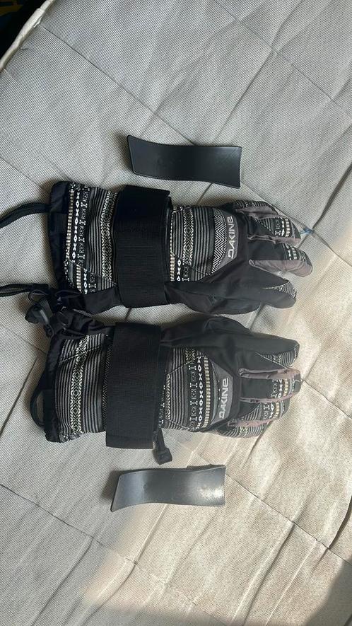 Snowboardhandschoenen wintersport dames Dakine als nieuw, Sport en Fitness, Snowboarden, Zo goed als nieuw, Helm of Bescherming