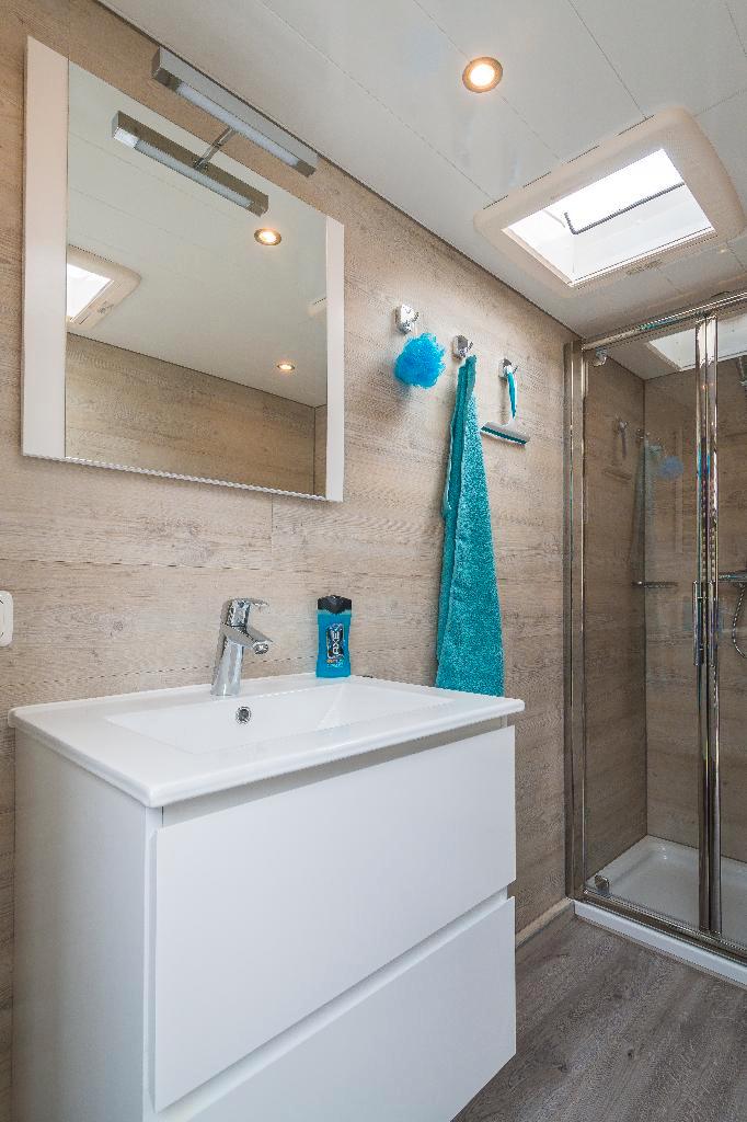 mobiele luxe badkamer,  toilet, douche, etc. goed geïsoleerd, Doe-het-zelf en Verbouw, Sanitair, Zo goed als nieuw, Douche, Chroom