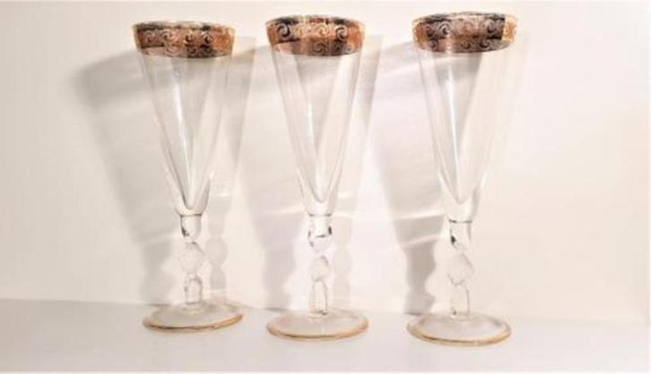 Vintage champagneglazen gouden randje gedraaide voet 3x, Antiek en Kunst, Antiek | Glas en Kristal, Ophalen of Verzenden