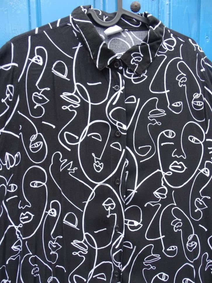 NIEUWE ARTISTIEKE DAMESBLOUSE ZWART/WIT MT 46-48 LEUKE PRINT, Kleding | Dames, Grote Maten, Zo goed als nieuw, Blouse of Tuniek