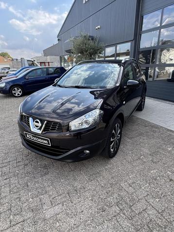 Nissan Qashqai 1.6 Connect Edition Pano,Navi,Camera,Trekhaak beschikbaar voor biedingen
