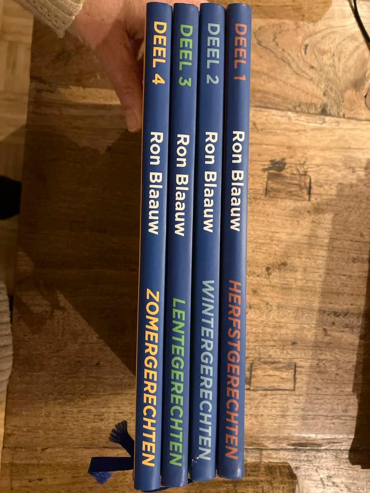 Ron Blaauw - Vier Seizoenen Gerechten (complete set), Boeken, Kookboeken, Zo goed als nieuw, Ophalen of Verzenden