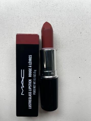 MAC Lustreglass Lipstick - Posh Pit 29 euro beschikbaar voor biedingen