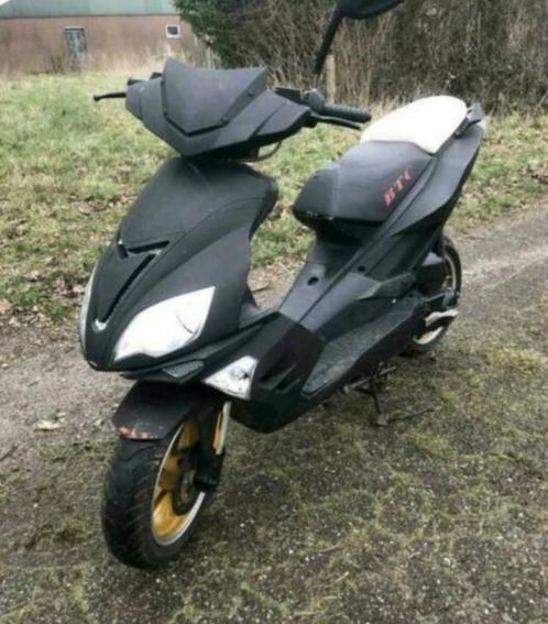 BTC scooter blauw kenteken 90 cc, Fietsen en Brommers, Scooters | Kymco, Gebruikt, Overige modellen, Ophalen