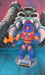 MOTU Heman Man-E-Faces figuur met displaystandaard, Gebruikt, Ophalen of Verzenden