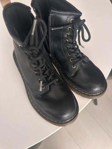 Dr Martens beschikbaar voor biedingen