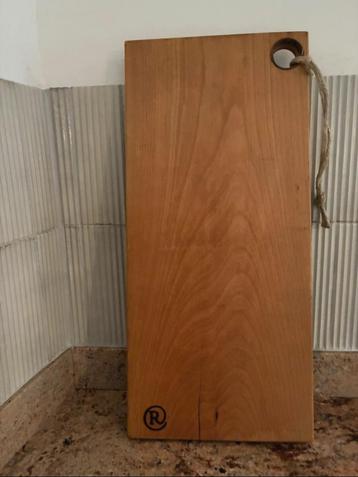 Massief houten borrel plank beschikbaar voor biedingen