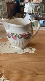 Wedgwood ROSALIND schenkkan, Ophalen of Verzenden, Zo goed als nieuw, Porselein, Wedgwood