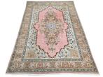 Handmade Persian wool Tabriz carpet medallion pink 223x337cm, Persian Perzisch vintage oosters hype, Crème, Gebruikt, 200 cm of meer