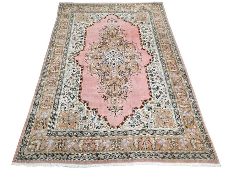 Handmade Persian wool Tabriz carpet medallion pink 223x337cm, Huis en Inrichting, Stoffering | Tapijten en Kleden, Gebruikt, 200 cm of meer