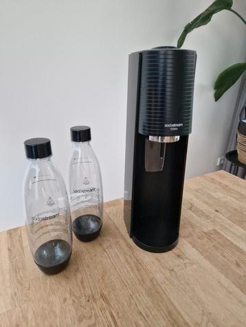 Soda stream met 2 flessen beschikbaar voor biedingen